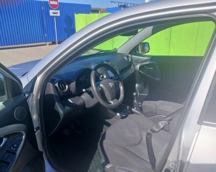 Серый Тойота РАВ 4, объемом двигателя 2.2 л и пробегом 251 тыс. км за 12000 $, фото 5 на Automoto.ua