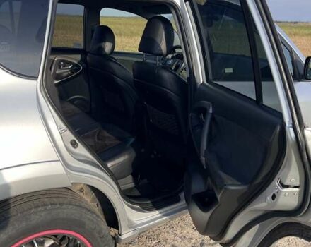 Тойота РАВ 4 2012 в Ровно на Automoto.ua Серый Тойота РАВ 4, объемом двигателя 2.2 л и пробегом 257 тыс. км за 13950 $, фото 28 на Automoto.ua