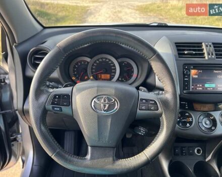 Тойота РАВ 4 2012 в Ровно на Automoto.ua Серый Тойота РАВ 4, объемом двигателя 2.2 л и пробегом 257 тыс. км за 13950 $, фото 10 на Automoto.ua