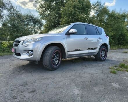 Серый Тойота РАВ 4, объемом двигателя 0 л и пробегом 257 тыс. км за 13800 $, фото 1 на Automoto.ua