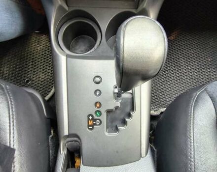 Сірий Тойота РАВ 4, об'ємом двигуна 2 л та пробігом 124 тис. км за 13800 $, фото 5 на Automoto.ua