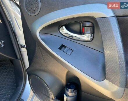 Серый Тойота РАВ 4, объемом двигателя 1.99 л и пробегом 160 тыс. км за 15500 $, фото 20 на Automoto.ua