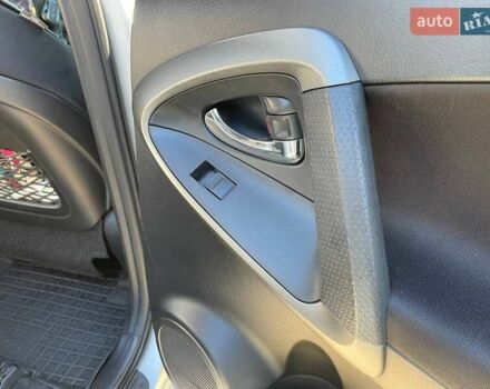 Серый Тойота РАВ 4, объемом двигателя 1.99 л и пробегом 160 тыс. км за 15500 $, фото 21 на Automoto.ua