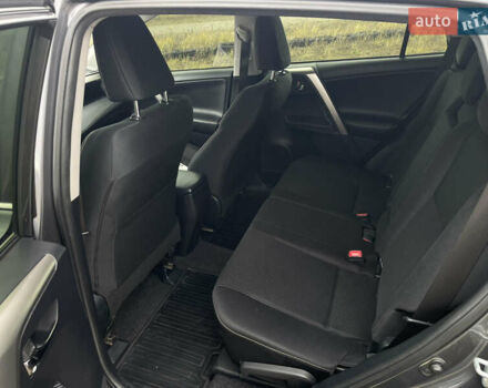 Сірий Тойота РАВ 4, об'ємом двигуна 2.49 л та пробігом 180 тис. км за 15900 $, фото 21 на Automoto.ua