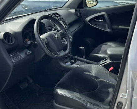 Сірий Тойота РАВ 4, об'ємом двигуна 2 л та пробігом 270 тис. км за 14700 $, фото 4 на Automoto.ua