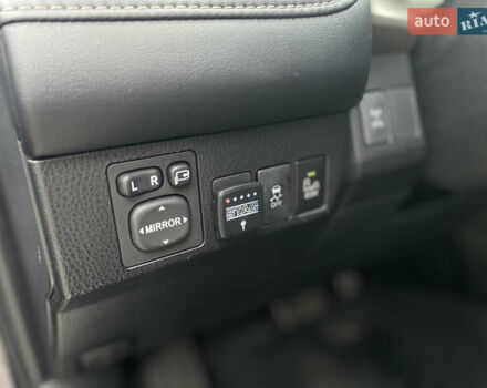 Сірий Тойота РАВ 4, об'ємом двигуна 2.49 л та пробігом 180 тис. км за 15900 $, фото 13 на Automoto.ua