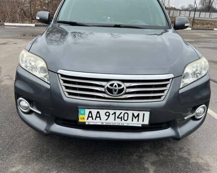 Серый Тойота РАВ 4, объемом двигателя 2 л и пробегом 144 тыс. км за 12500 $, фото 1 на Automoto.ua