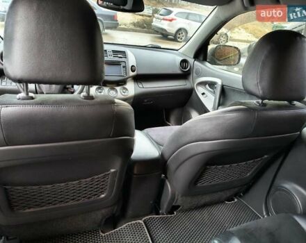 Сірий Тойота РАВ 4, об'ємом двигуна 2 л та пробігом 124 тис. км за 13800 $, фото 16 на Automoto.ua