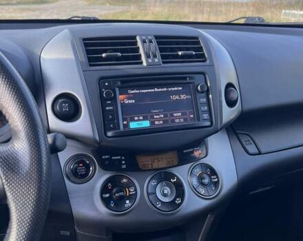 Тойота РАВ 4 2012 в Ровно на Automoto.ua Серый Тойота РАВ 4, объемом двигателя 2.2 л и пробегом 257 тыс. км за 13950 $, фото 14 на Automoto.ua