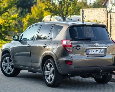 Сірий Тойота РАВ 4, об'ємом двигуна 2.2 л та пробігом 187 тис. км за 8000 $, фото 8 на Automoto.ua