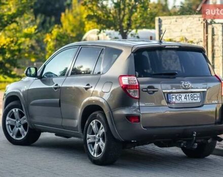 Сірий Тойота РАВ 4, об'ємом двигуна 2.2 л та пробігом 187 тис. км за 11000 $, фото 3 на Automoto.ua