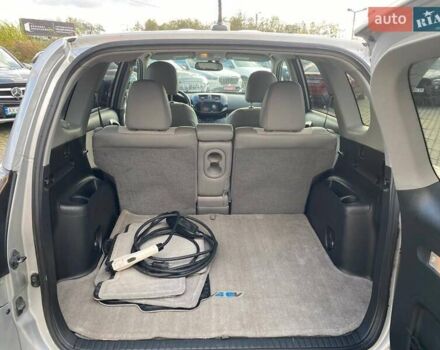 Тойота РАВ 4 2012 в Львове на Automoto.ua Серый Тойота РАВ 4, объемом двигателя 0 л и пробегом 142 тыс. км за 11500 $, фото 24 на Automoto.ua