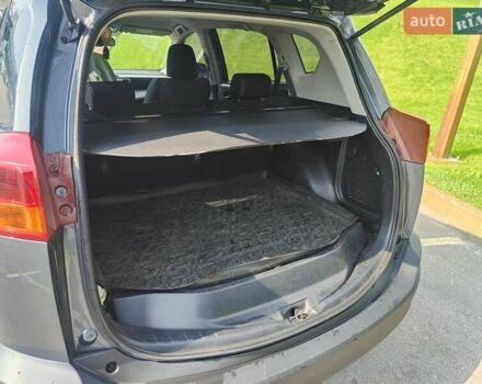 Сірий Тойота РАВ 4, об'ємом двигуна 2.49 л та пробігом 276 тис. км за 17250 $, фото 12 на Automoto.ua