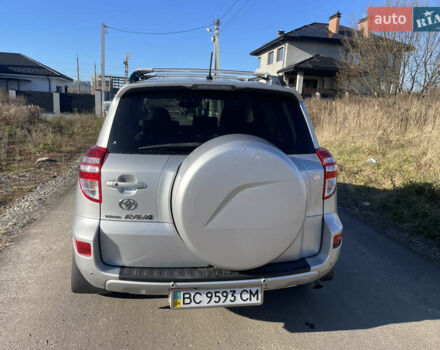 Сірий Тойота РАВ 4, об'ємом двигуна 2 л та пробігом 130 тис. км за 15500 $, фото 3 на Automoto.ua