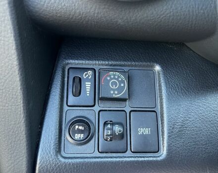 Сірий Тойота РАВ 4, об'ємом двигуна 2 л та пробігом 170 тис. км за 12800 $, фото 5 на Automoto.ua