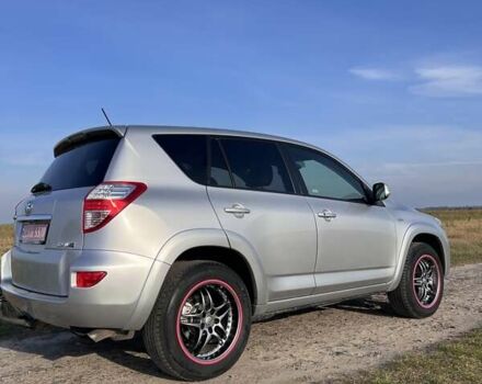 Тойота РАВ 4 2012 в Ровно на Automoto.ua Серый Тойота РАВ 4, объемом двигателя 2.2 л и пробегом 257 тыс. км за 13950 $, фото 3 на Automoto.ua