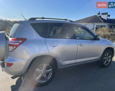 Сірий Тойота РАВ 4, об'ємом двигуна 2 л та пробігом 130 тис. км за 15500 $, фото 4 на Automoto.ua