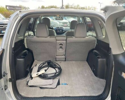 Серый Тойота РАВ 4, объемом двигателя 1.5 л и пробегом 142 тыс. км за 11500 $, фото 24 на Automoto.ua