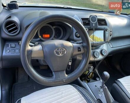 Серый Тойота РАВ 4, объемом двигателя 1.99 л и пробегом 160 тыс. км за 15500 $, фото 16 на Automoto.ua