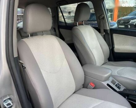 Серый Тойота РАВ 4, объемом двигателя 1.5 л и пробегом 142 тыс. км за 11500 $, фото 23 на Automoto.ua