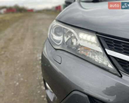 Сірий Тойота РАВ 4, об'ємом двигуна 2.49 л та пробігом 180 тис. км за 15900 $, фото 5 на Automoto.ua