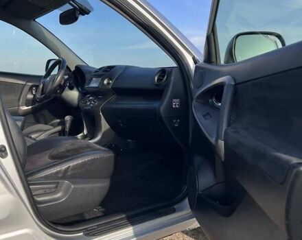 Тойота РАВ 4 2012 в Ровно на Automoto.ua Серый Тойота РАВ 4, объемом двигателя 2.2 л и пробегом 257 тыс. км за 13950 $, фото 27 на Automoto.ua