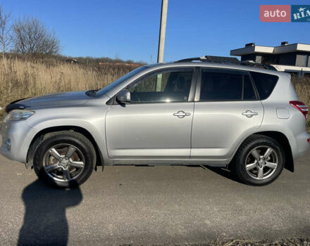 Сірий Тойота РАВ 4, об'ємом двигуна 2 л та пробігом 130 тис. км за 15500 $, фото 2 на Automoto.ua