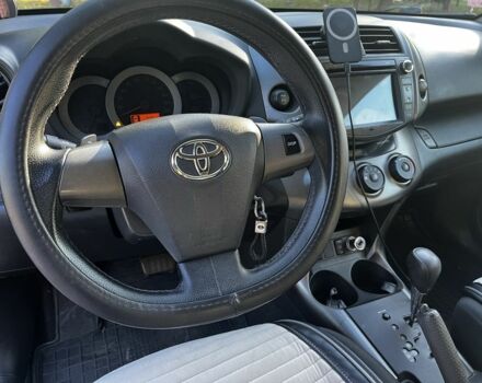 Сірий Тойота РАВ 4, об'ємом двигуна 2 л та пробігом 170 тис. км за 12800 $, фото 4 на Automoto.ua