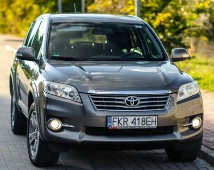 Сірий Тойота РАВ 4, об'ємом двигуна 2.2 л та пробігом 187 тис. км за 8000 $, фото 1 на Automoto.ua