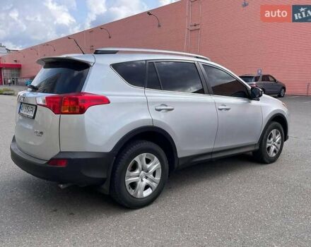 Сірий Тойота РАВ 4, об'ємом двигуна 2.49 л та пробігом 251 тис. км за 11000 $, фото 2 на Automoto.ua