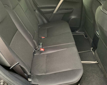 Сірий Тойота РАВ 4, об'ємом двигуна 2.49 л та пробігом 87 тис. км за 18500 $, фото 4 на Automoto.ua