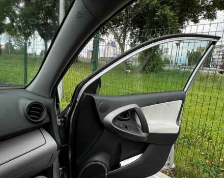 Тойота РАВ 4 2013 в Киеве на Automoto.ua Серый Тойота РАВ 4, объемом двигателя 0 л и пробегом 172 тыс. км за 6999 $, фото 6 на Automoto.ua