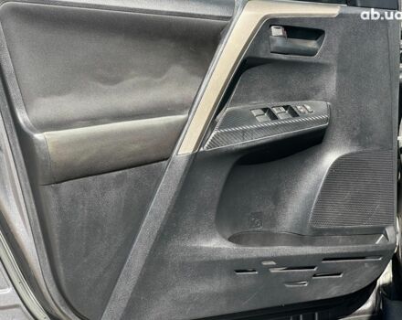 Тойота РАВ 4 2013 в Одессе на Automoto.ua Серый Тойота РАВ 4, объемом двигателя 2.5 л и пробегом 238 тыс. км за 14940 $, фото 10 на Automoto.ua