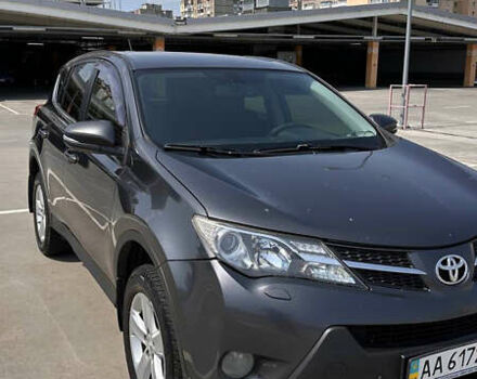 Серый Тойота РАВ 4, объемом двигателя 2.5 л и пробегом 282 тыс. км за 15800 $, фото 1 на Automoto.ua