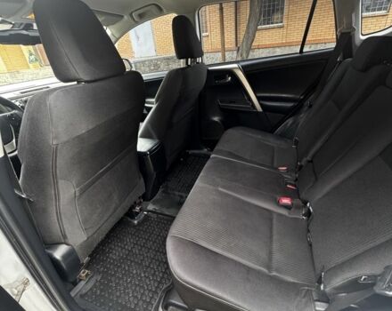 Тойота РАВ 4 2013 в Ромнах на Automoto.ua Серый Тойота РАВ 4, объемом двигателя 2 л и пробегом 272 тыс. км за 14000 $, фото 10 на Automoto.ua