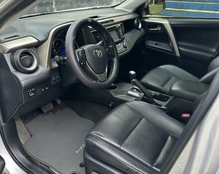 Тойота РАВ 4 2013 у Запоріжжя на Automoto.ua Сірий Тойота РАВ 4, об'ємом двигуна 2.23 л та пробігом 111 тис. км за 19000 $, фото 1 на Automoto.ua