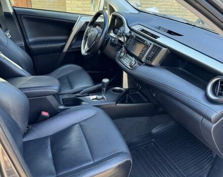 Тойота РАВ 4 2013 у Полтаві на Automoto.ua Сірий Тойота РАВ 4, об'ємом двигуна 2.23 л та пробігом 245 тис. км за 17300 $, фото 6 на Automoto.ua