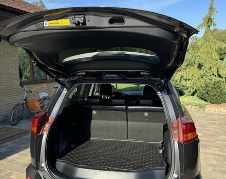 Тойота РАВ 4 2013 у Полтаві на Automoto.ua Сірий Тойота РАВ 4, об'ємом двигуна 2.23 л та пробігом 245 тис. км за 17300 $, фото 10 на Automoto.ua