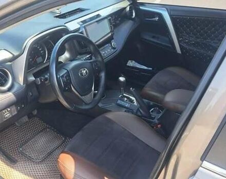 Сірий Тойота РАВ 4, об'ємом двигуна 2.23 л та пробігом 180 тис. км за 16800 $, фото 5 на Automoto.ua