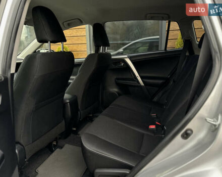 Сірий Тойота РАВ 4, об'ємом двигуна 2.23 л та пробігом 246 тис. км за 19500 $, фото 48 на Automoto.ua