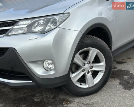 Сірий Тойота РАВ 4, об'ємом двигуна 2.23 л та пробігом 246 тис. км за 19500 $, фото 4 на Automoto.ua