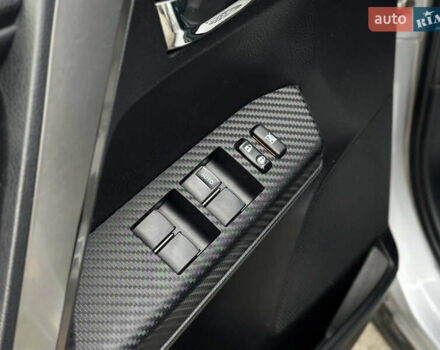 Сірий Тойота РАВ 4, об'ємом двигуна 2.23 л та пробігом 246 тис. км за 19500 $, фото 25 на Automoto.ua