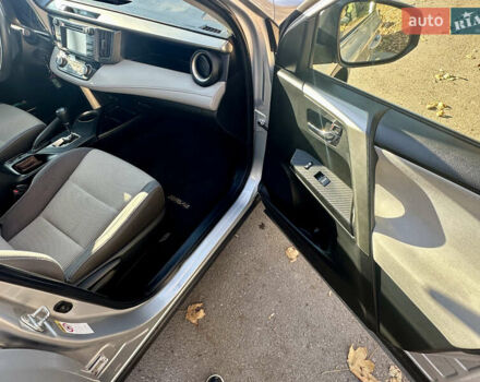 Серый Тойота РАВ 4, объемом двигателя 2.5 л и пробегом 140 тыс. км за 15500 $, фото 13 на Automoto.ua