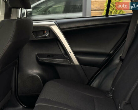 Сірий Тойота РАВ 4, об'ємом двигуна 2.23 л та пробігом 246 тис. км за 19500 $, фото 49 на Automoto.ua