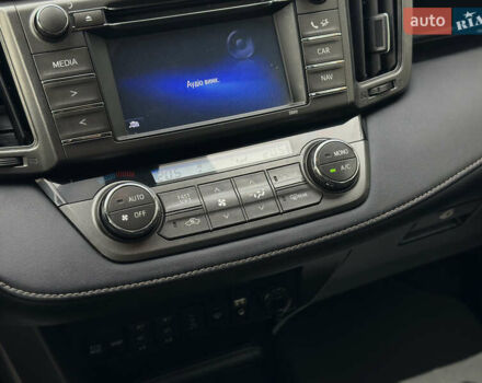 Сірий Тойота РАВ 4, об'ємом двигуна 2.23 л та пробігом 246 тис. км за 19500 $, фото 42 на Automoto.ua