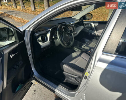 Серый Тойота РАВ 4, объемом двигателя 2.5 л и пробегом 140 тыс. км за 15500 $, фото 6 на Automoto.ua