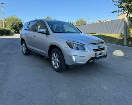 Серый Тойота РАВ 4, объемом двигателя 0 л и пробегом 140 тыс. км за 12000 $, фото 1 на Automoto.ua