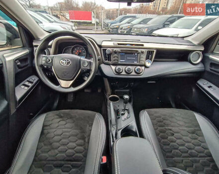 Сірий Тойота РАВ 4, об'ємом двигуна 2.5 л та пробігом 171 тис. км за 14590 $, фото 16 на Automoto.ua