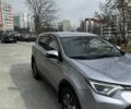 Серый Тойота РАВ 4, объемом двигателя 2.5 л и пробегом 122 тыс. км за 17250 $, фото 1 на Automoto.ua
