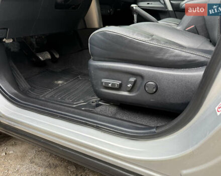 Тойота РАВ 4 2015 в Днепре (Днепропетровске) на Automoto.ua Серый Тойота РАВ 4, объемом двигателя 2.23 л и пробегом 222 тыс. км за 18200 $, фото 5 на Automoto.ua